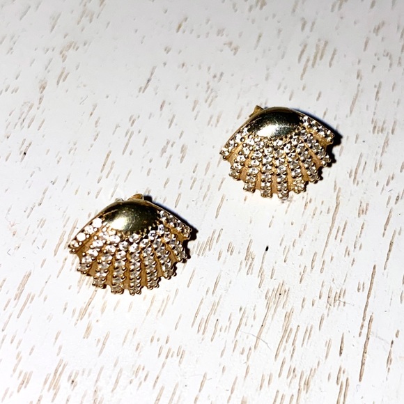 Sphera Milano gold vermeil shell stud earrings - Picture 3 of 8